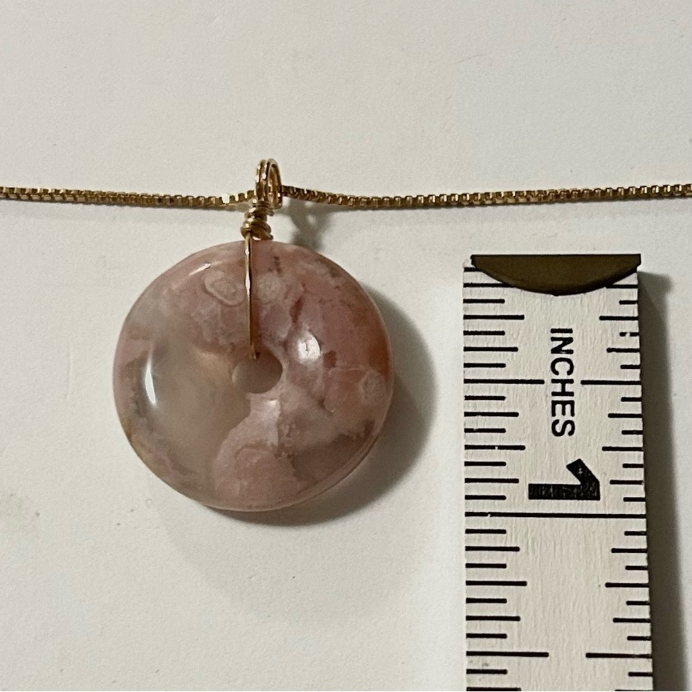 Rose Quartz Crystal Donut Pendant Necklace (NWT) Retail $58 - Picture 6 of 7